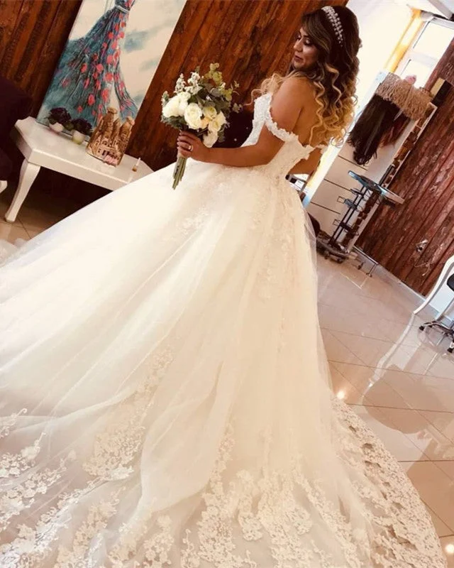 Graceful  Sweetheart Off Shoulder Tulle Ball Gowns Lace Appliques Wedding Dresses Ruffle Wedding Gown