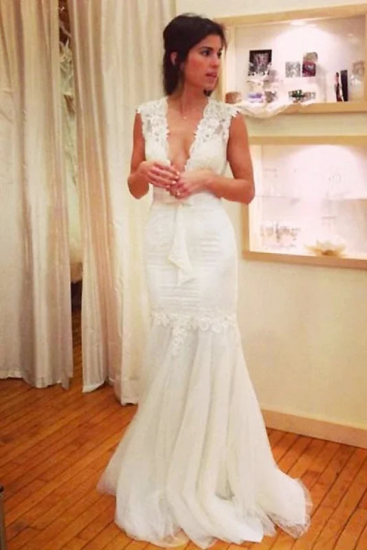 Chic Applique Tulle V-neck Sleeveless Mermaid Wedding Dress Elegant Bridal Gown