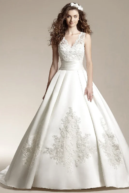 Sleeveless V-Neck Ballgown With Appliques And Lace Detail-MK_702789 Floral Bridal Gown